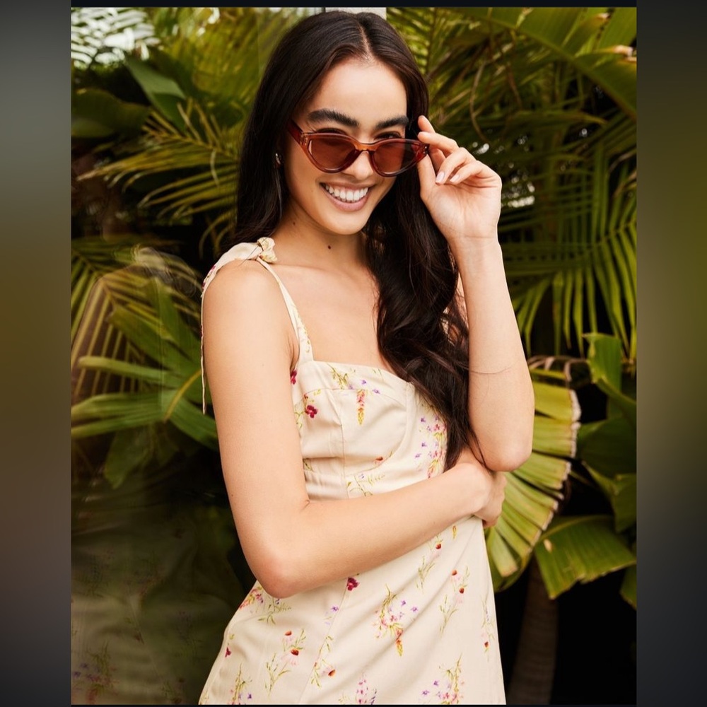 Backyard Roses Sammi Dress - Picture 2 of 4